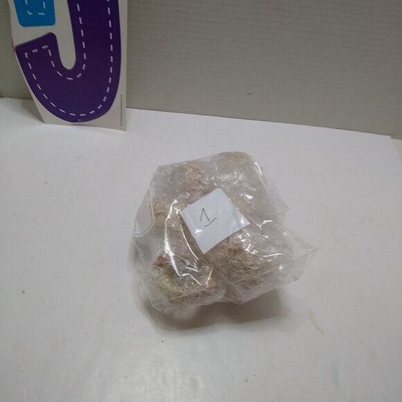 Set Of 6 Floral Round Swirl Napkin Rings Delicate Flowers Muted Colors - Picture 5 of 5